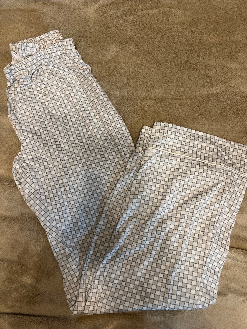 Nicole Miller White and Grey Checked Pajama Pants